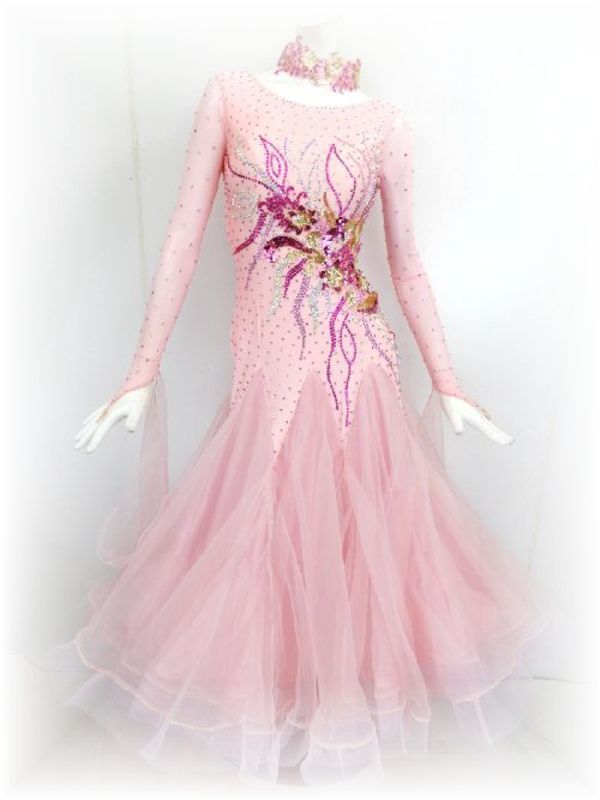 人気アイテム！春らしいピンクの正装ドレス