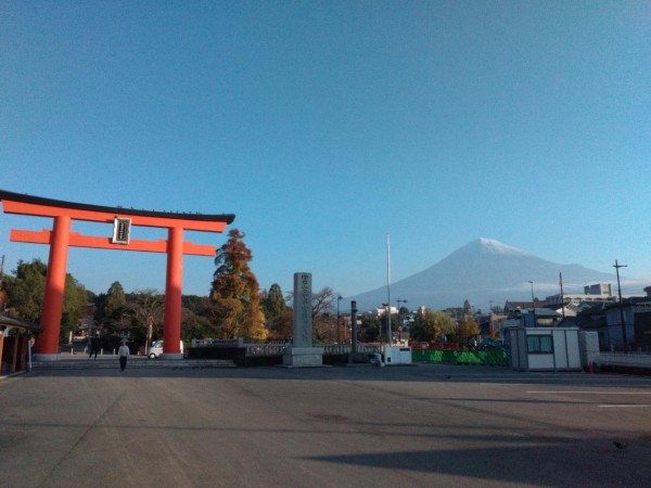 富士山に初雪が降りました♪