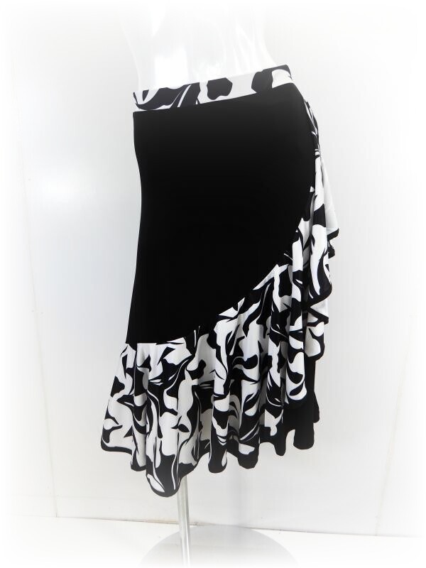 新入荷！モノトーンの社交ダンススカート