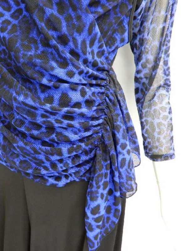 《高品質》【c206】社交ダンス衣装　重ね着風　ストーン飾り　ヒョウ柄ブルー