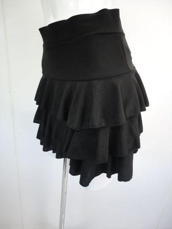 【sk292】社交ダンスミディアムスカート　3段シンプル　ブラック