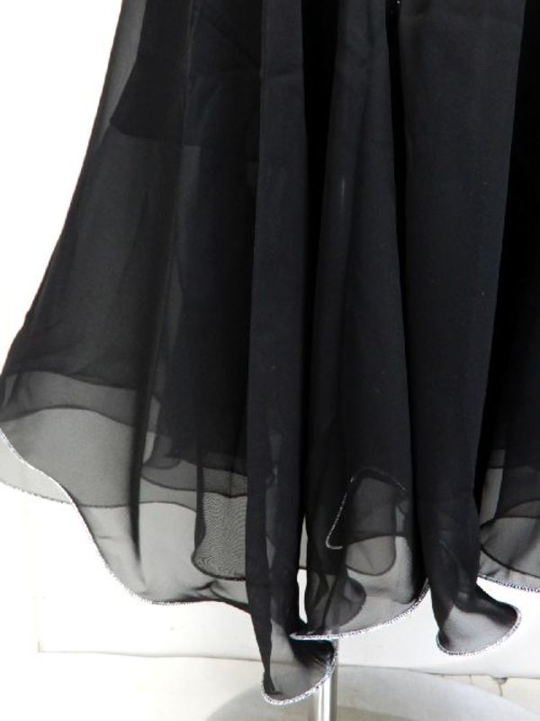 《高品質》【sk534】社交ダンスロングスカート　貼りスパン　V切替裾シフォン　シルバー